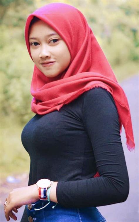 Kumpulan Foto Cewek Berjilbab Ngentot ~ Pusatnya。